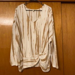 Women’s 3XL long sleeve tie dye top.